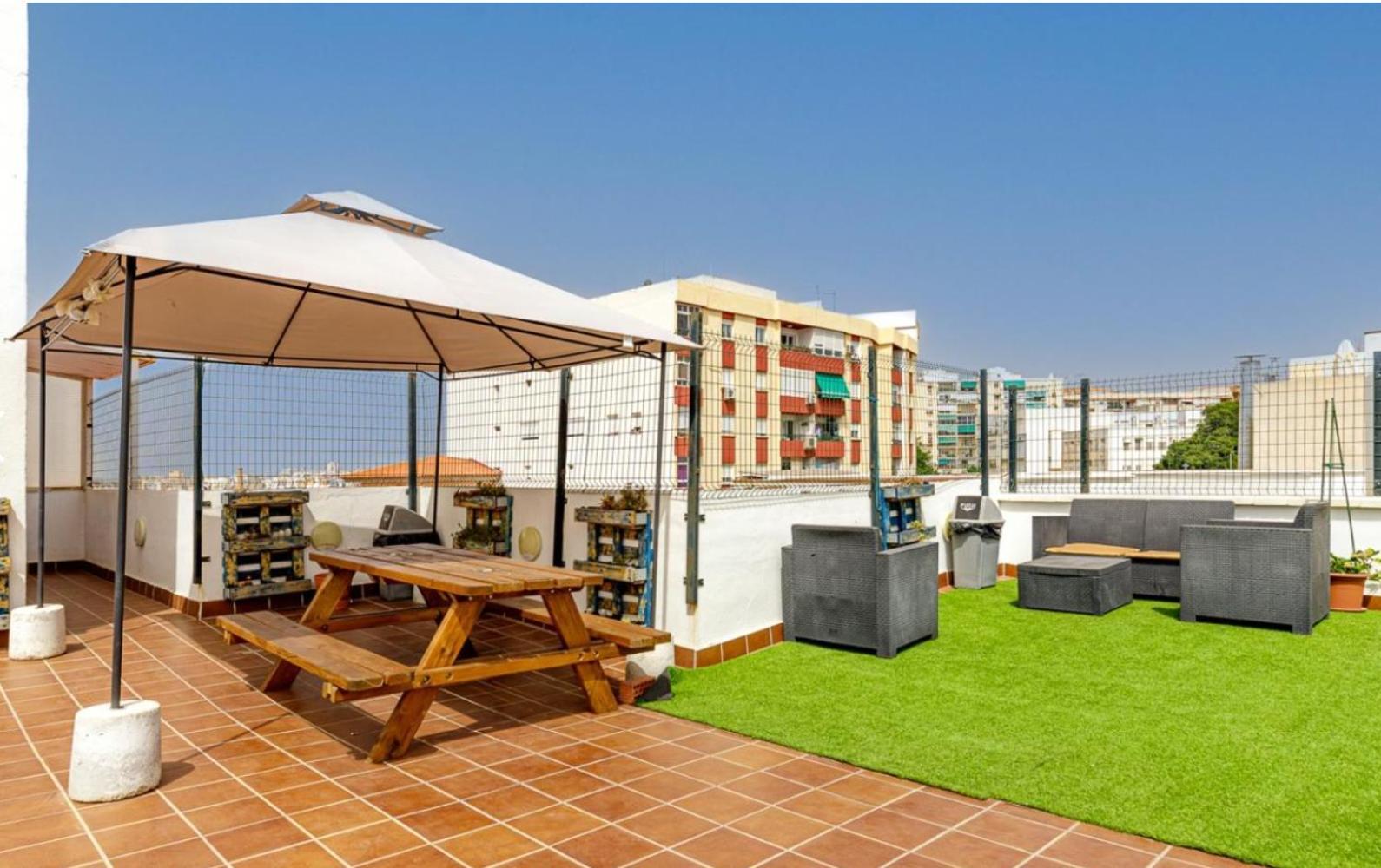 Apartamento Centrico La Merced 2 - Free Parking & Free Gym Apartment Málaga Exterior foto